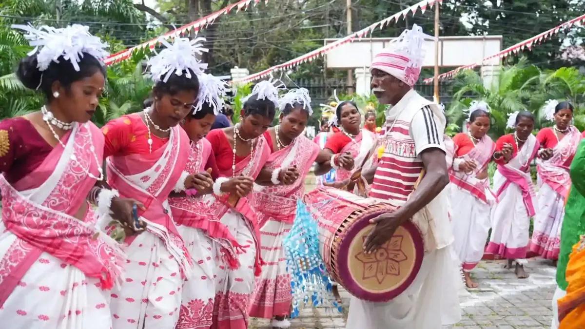 करम गीत : पुरखों की आवाज और लोकस्मृति की धड़कन